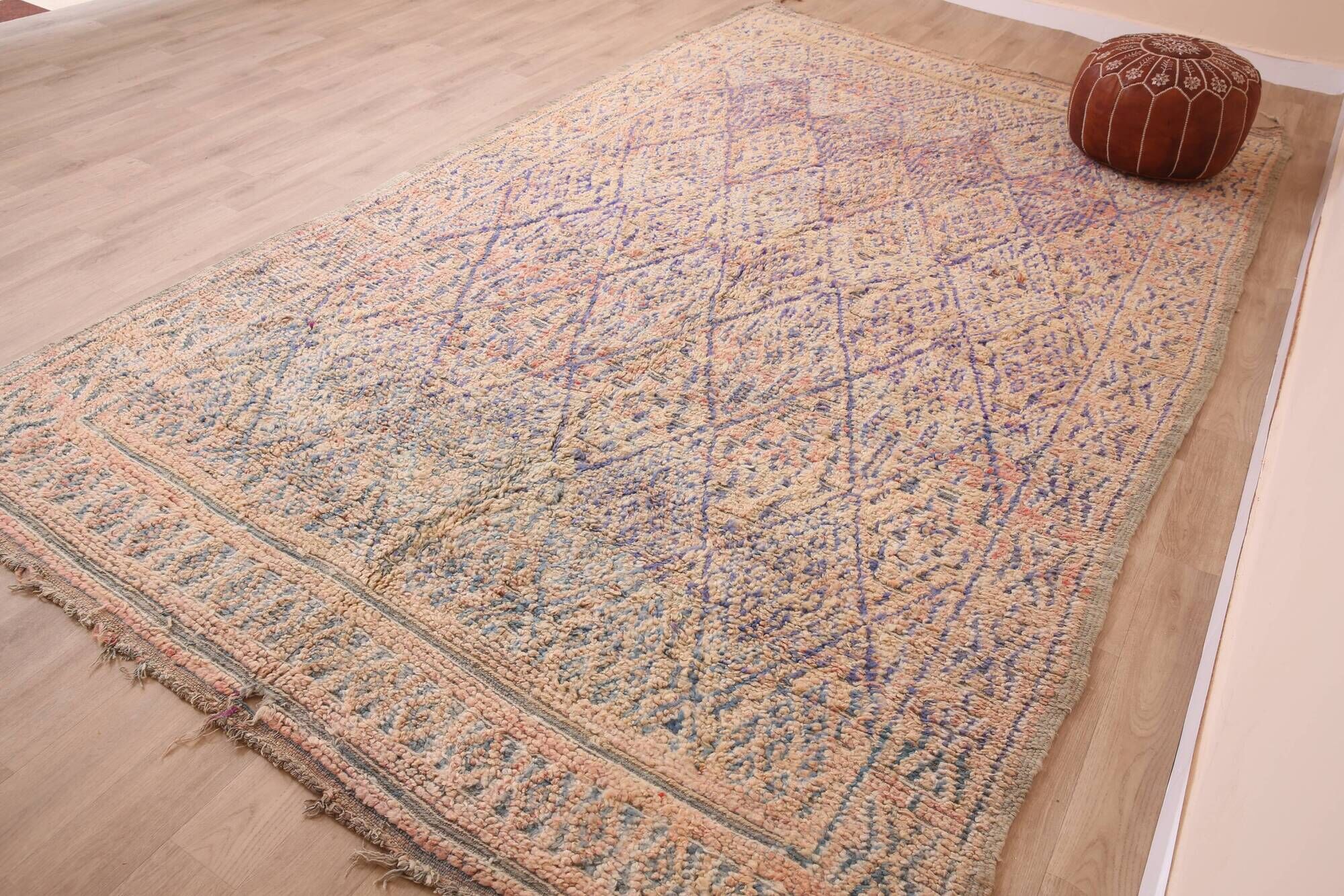 Vintage Beni Mguild Rug 208 x 340 cm, Old Moroccan Rug Handmade, Berber Rug