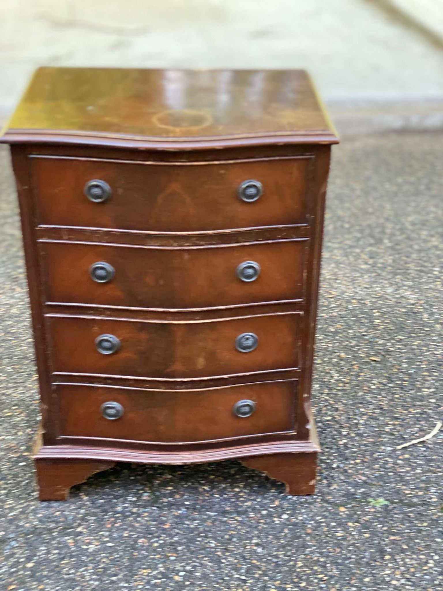 2 commodes anglaises en bois avec 4 tiroirs