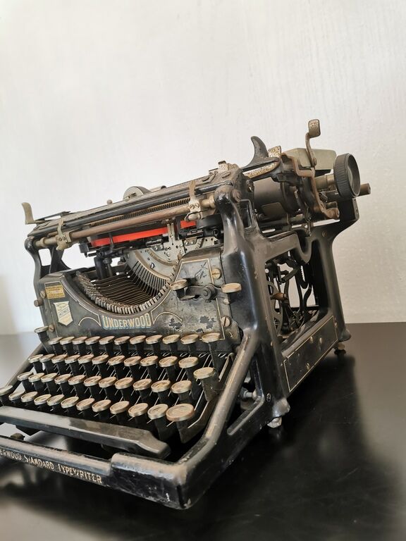 Underwood 1920 typewriter