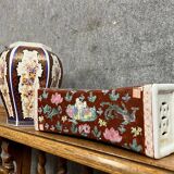 Meeting of 2 porcelain pieces with Asian decorations, 20th century