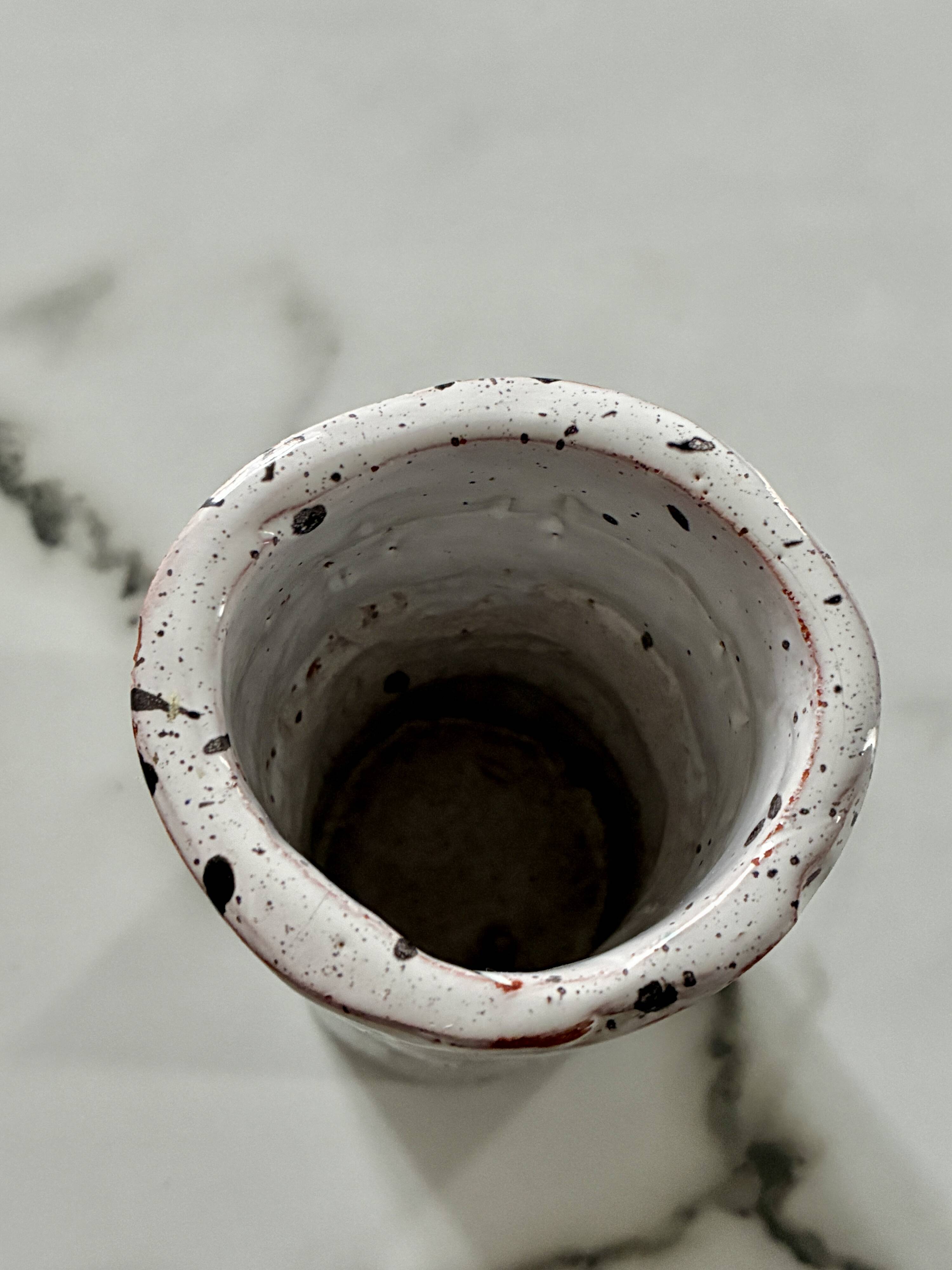 Vase cylindre terre cuite tachetée