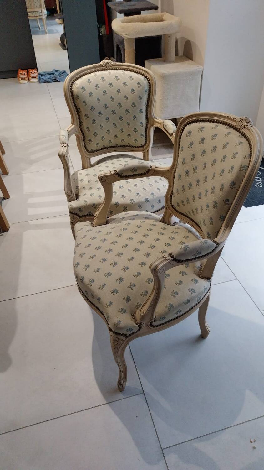 Paire de fauteuil laqué de style Louis XV