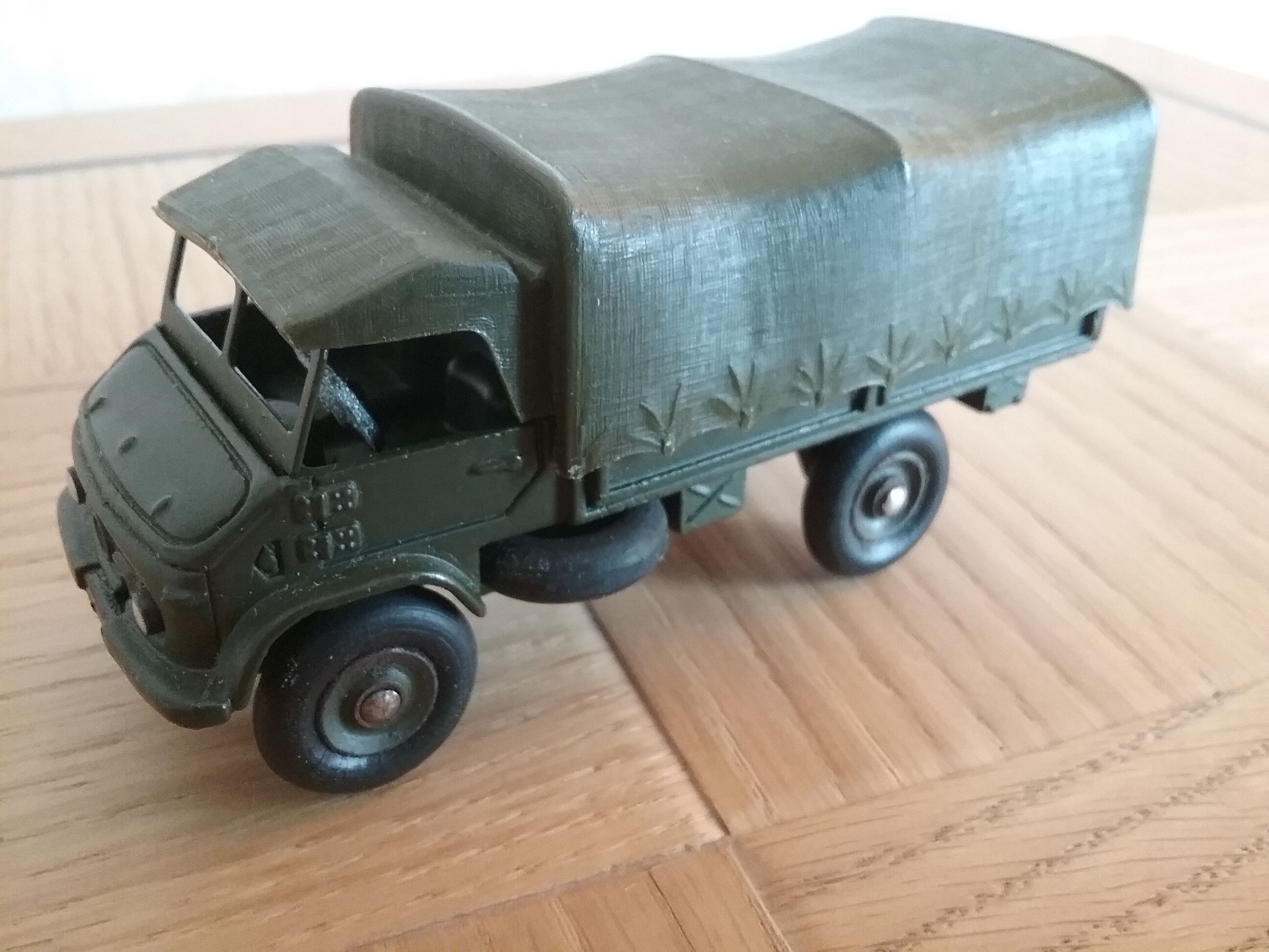 Dinky toys France réf 821 avec boîte  Unimog Mercedes militaire