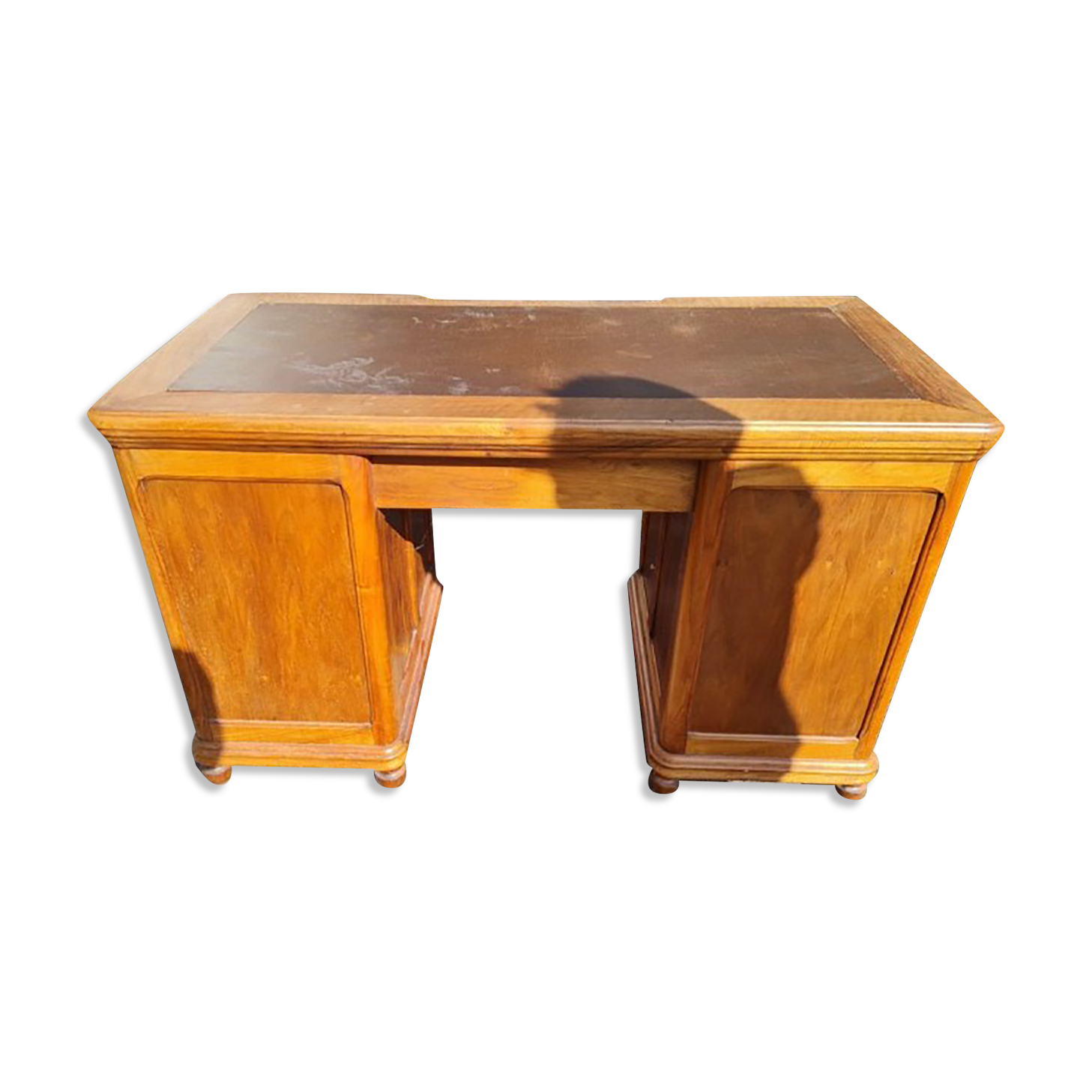 Desk carved counter 1900