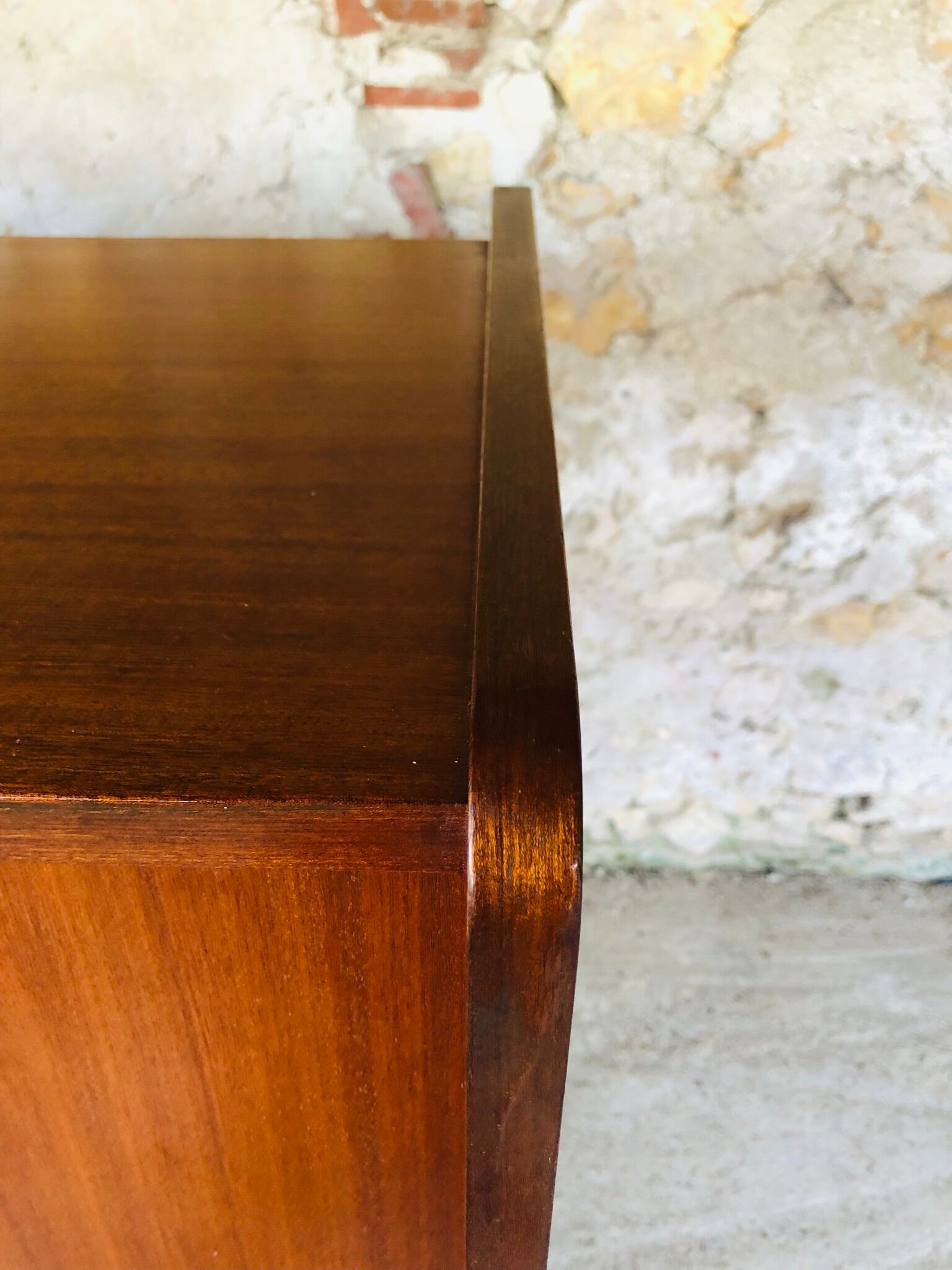 Storage cabinet with double compartment, metal feet circa 60's