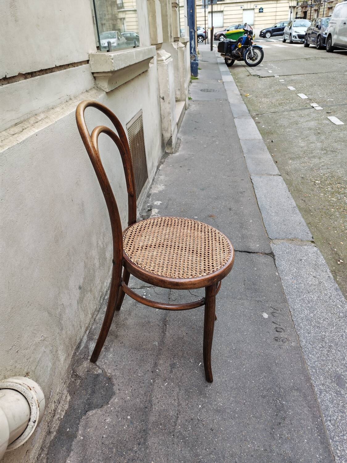 Vintage Fishel bistro chair in curved wood