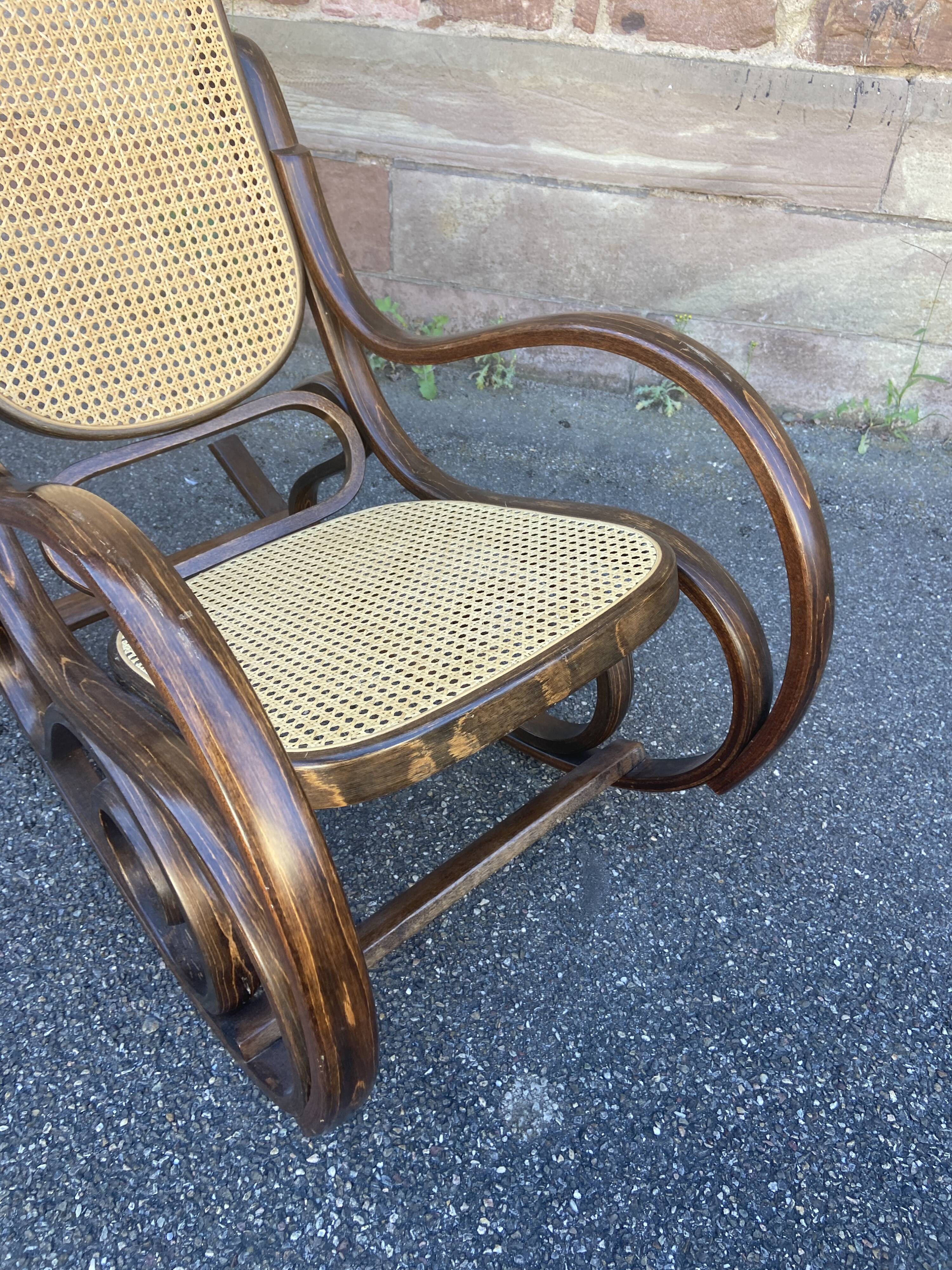 Rocking-chair vintage curved wood