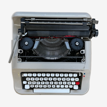 Underwood 319 typewriter made for Olivetti.