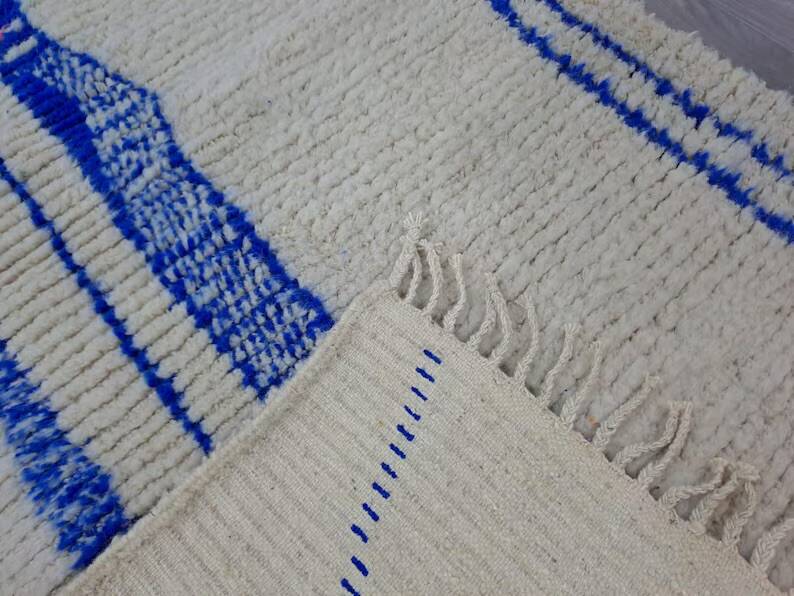 Handmade wool beni ouraine rug size 150 x 250 cm