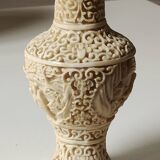 Chinese Baluster Vase. In beige cinnabar lacquer. Dimensions: 17 x 9 cm