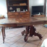 Old table slightly oval cherry tree with central foot with 2 extensions