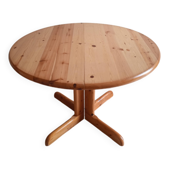 Scandinavian pine table