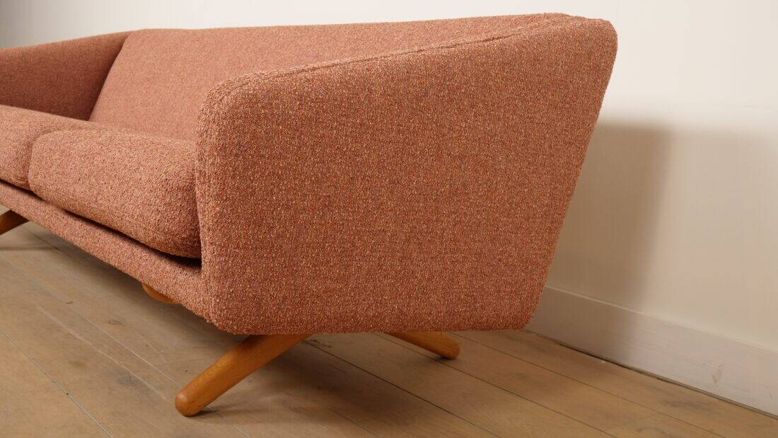 Vintage sofa | 3-seater | ML-90 | pink | reupholstered