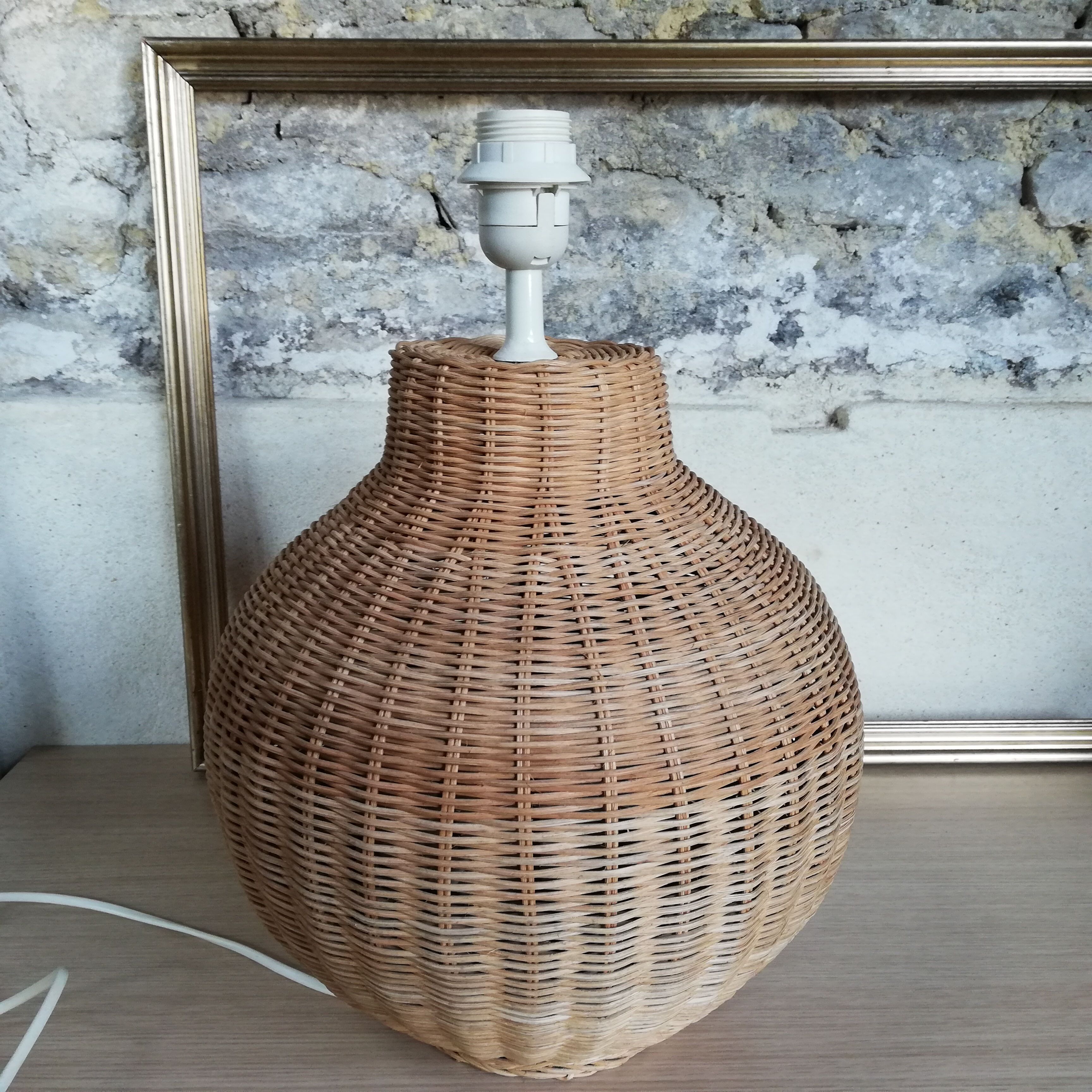 Rattan lamp foot