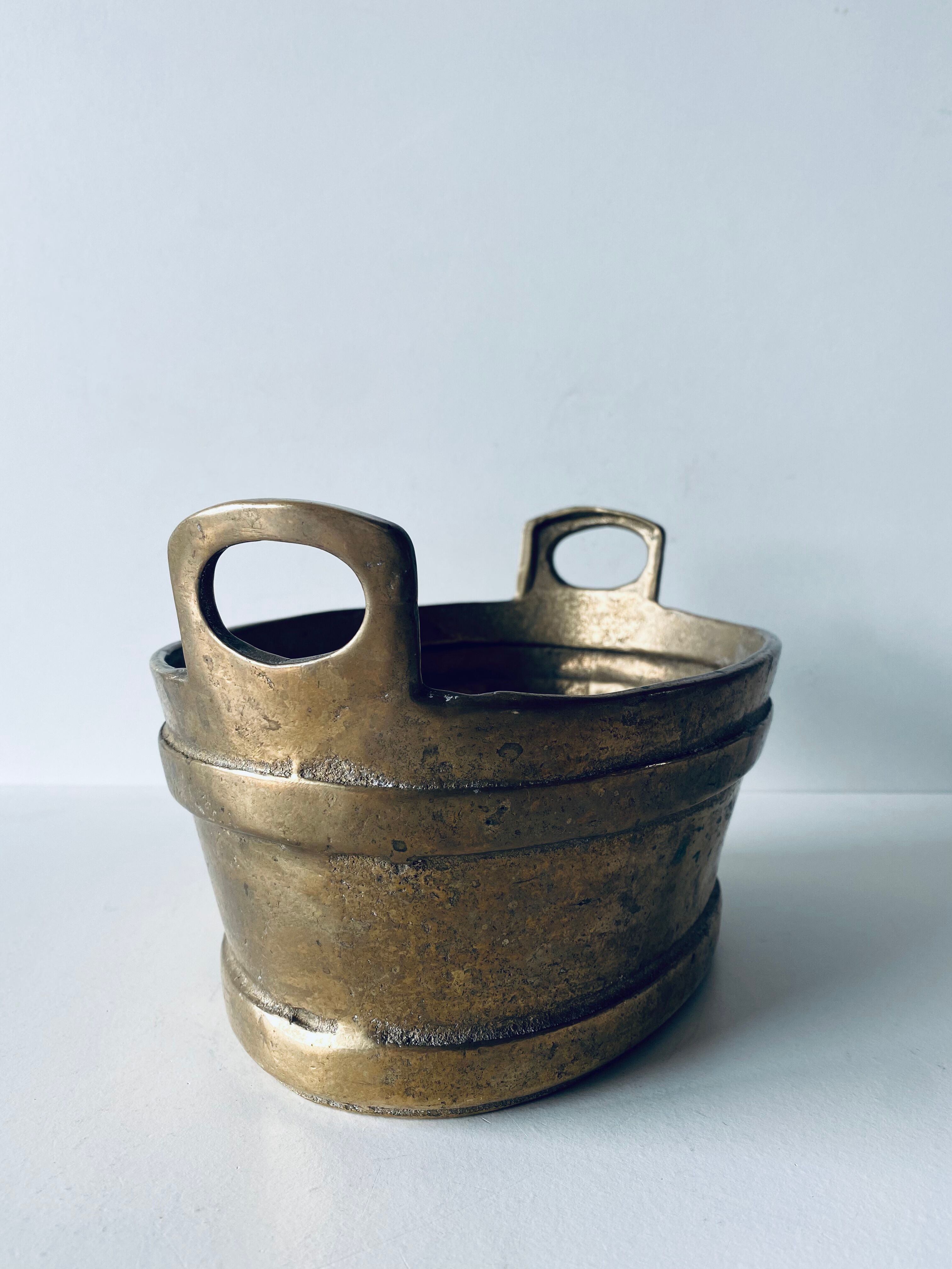 Bronze pot