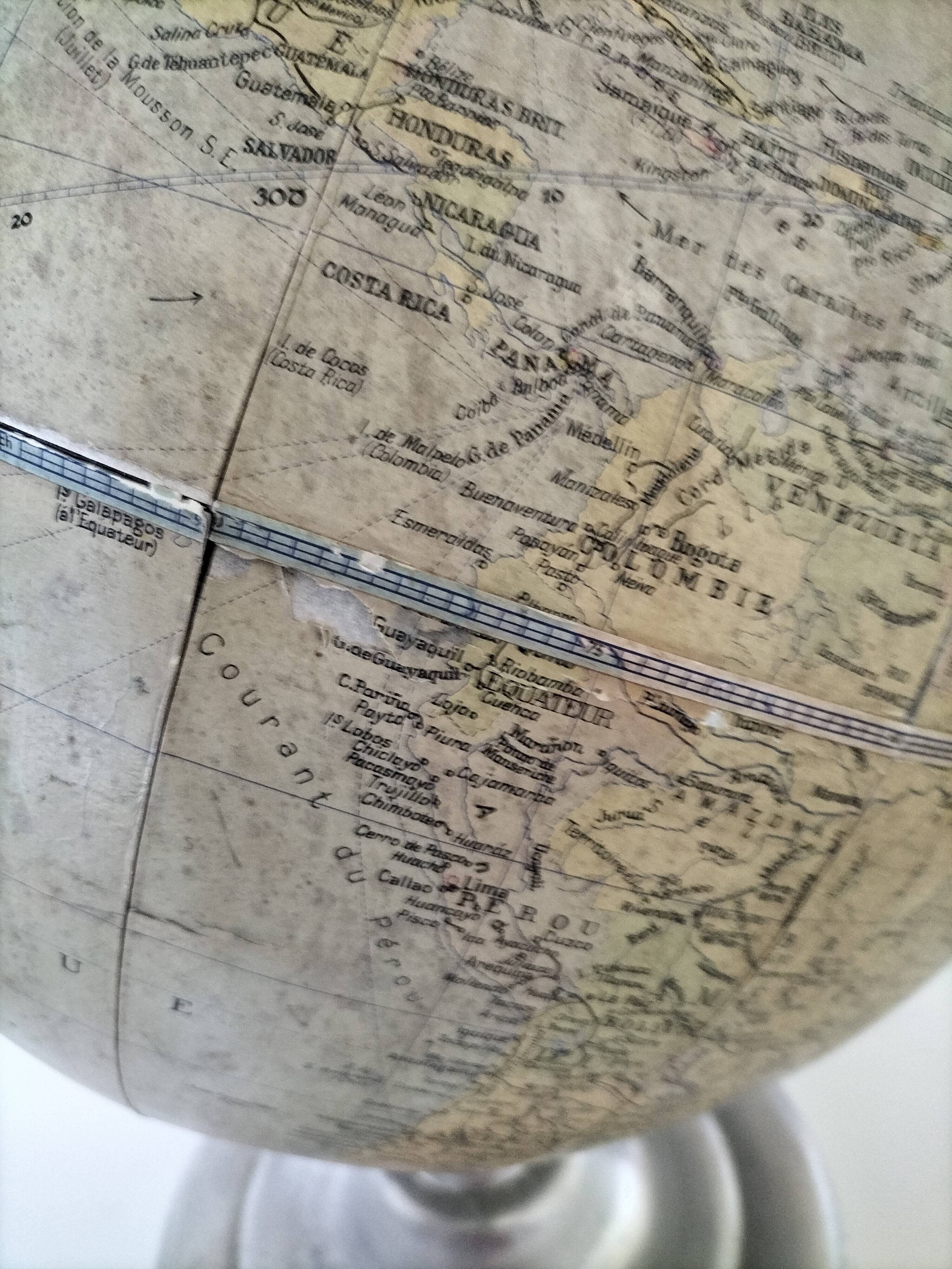 Vintage Globe Taride Maps – 1960