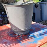 Galvanized aluminum shower seal