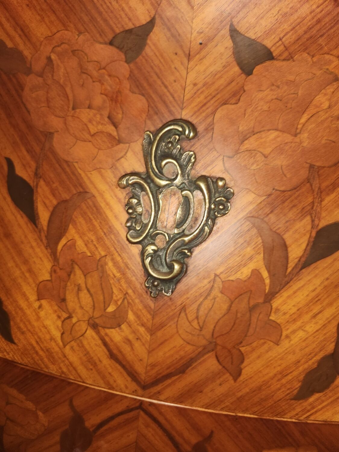 Commode style Louis XV