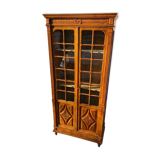 Display case: 2-door bookcase