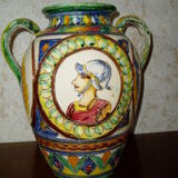Vase trés ancien signé numéroté