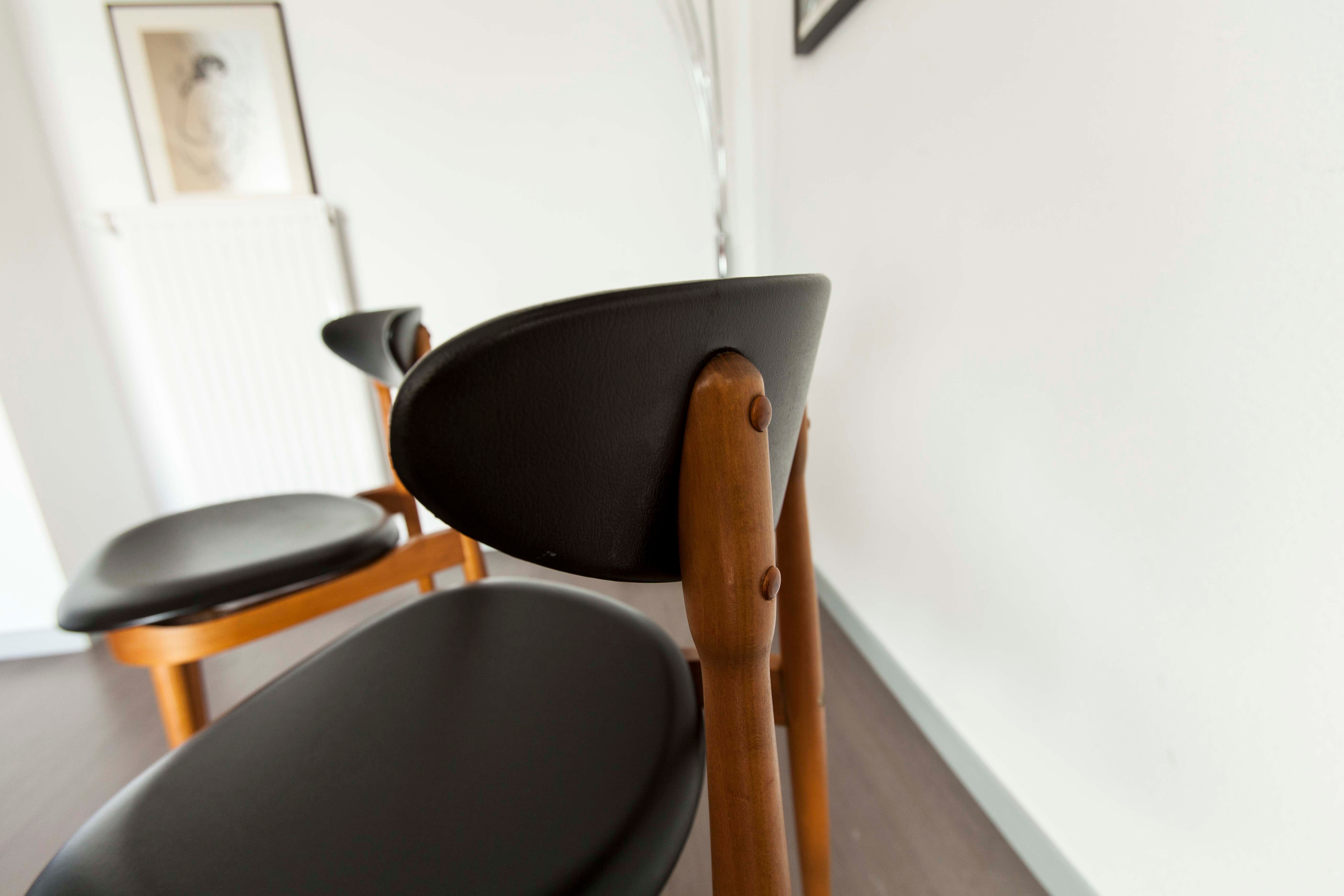 Pair of chairs  Baumann modèle "pégase"