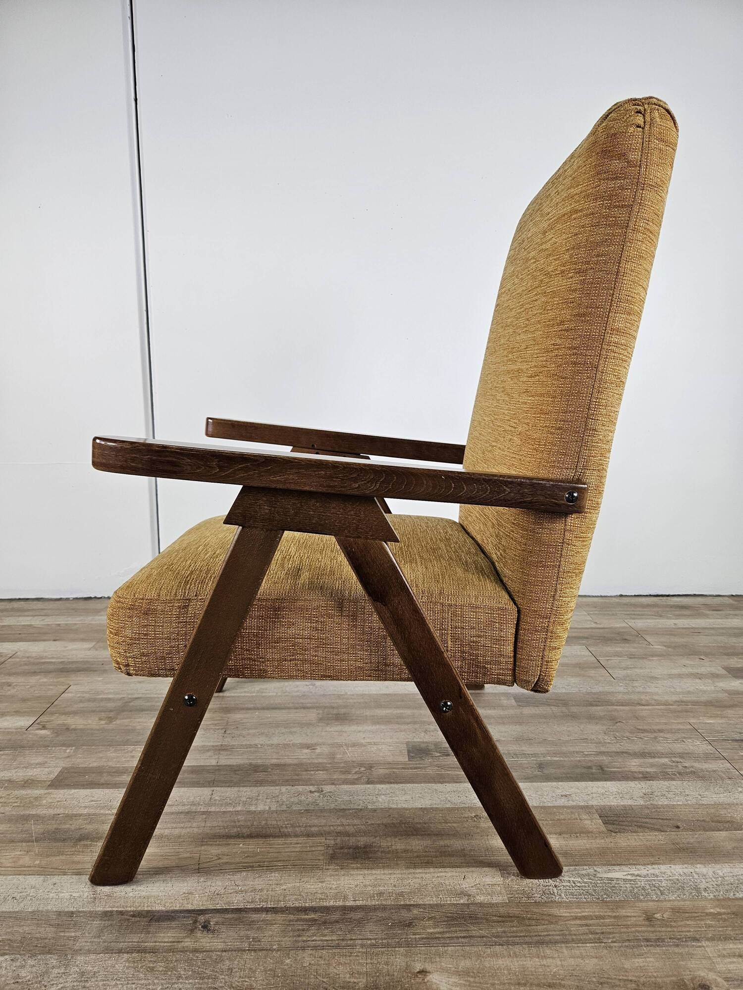 Fauteuil inclinable en bois et tissu des années 70