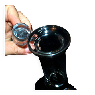 Antique carafe engraved with a laurel frieze, circa 1900