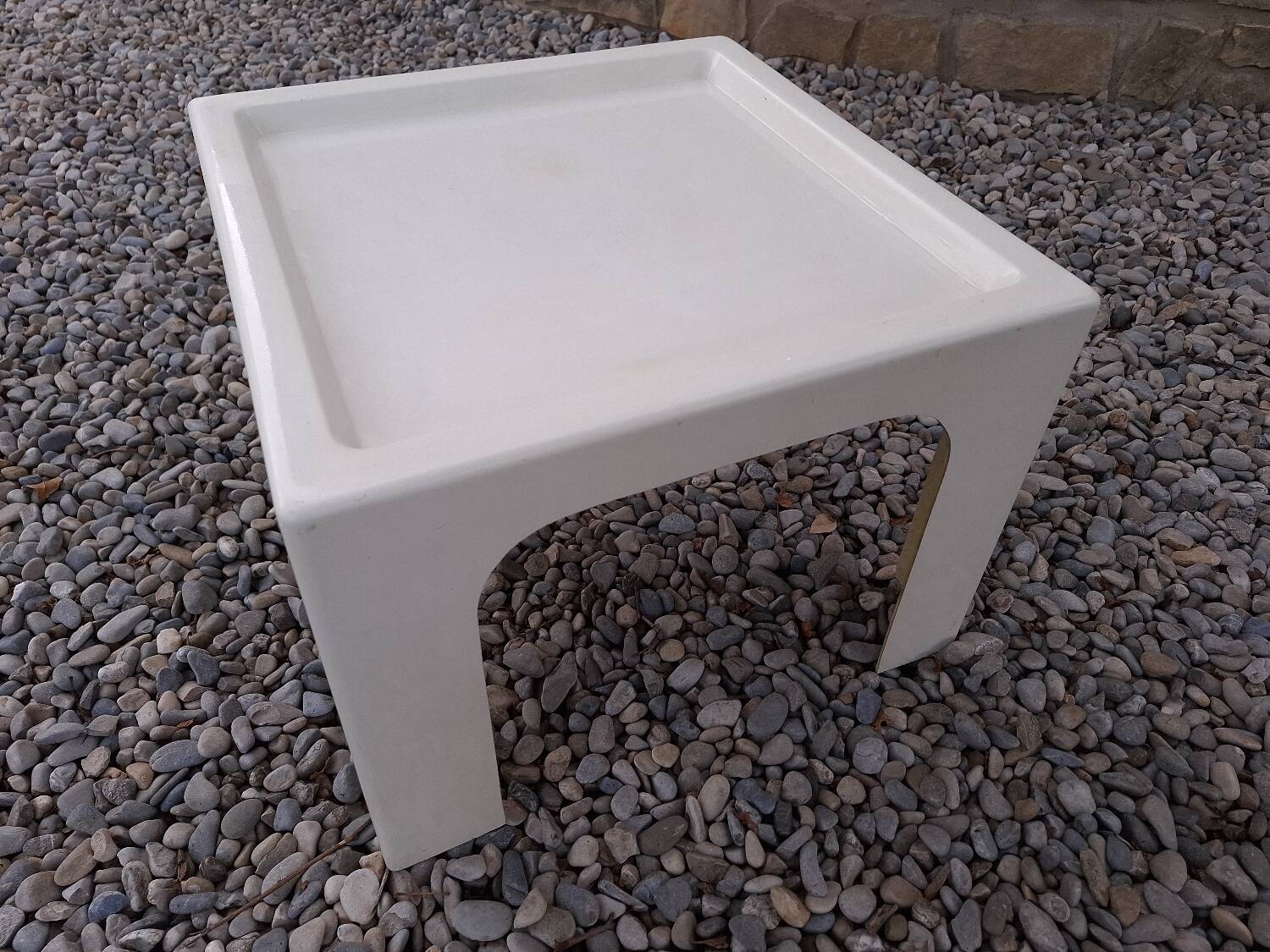 Vintage 70'S fiberglass coffee table