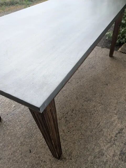 Grande table dessus zinc