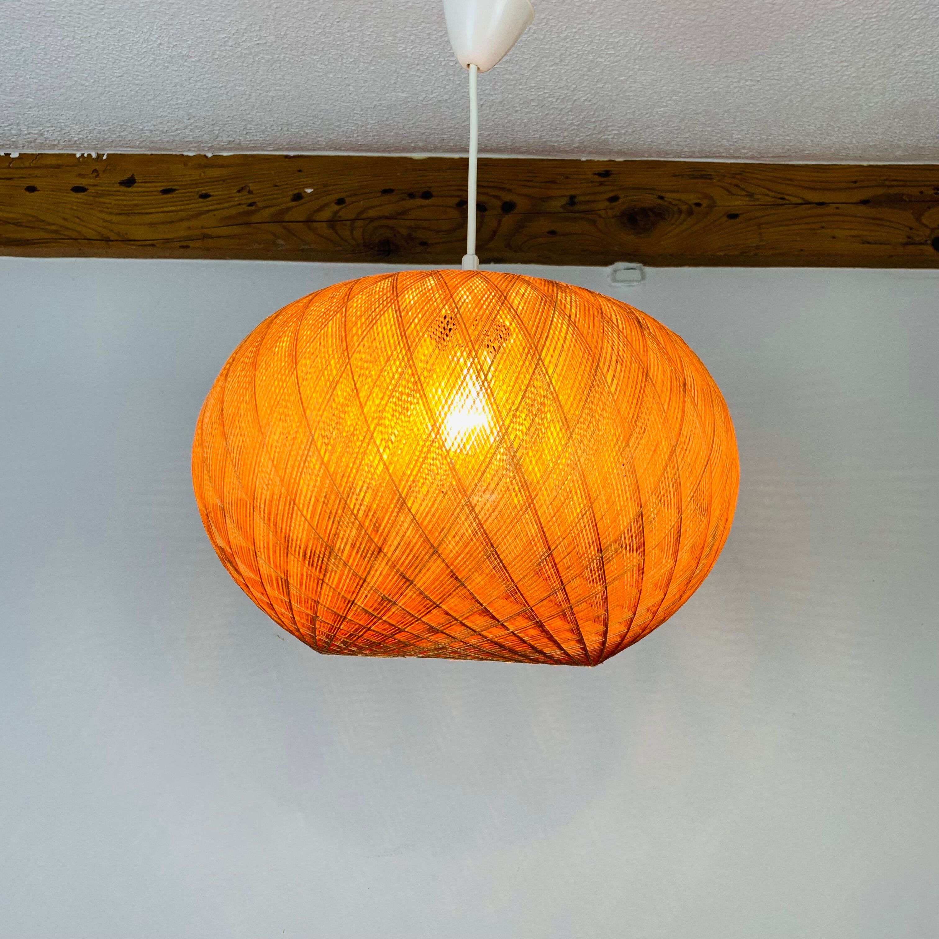 Suspension round wire cocoon 70s