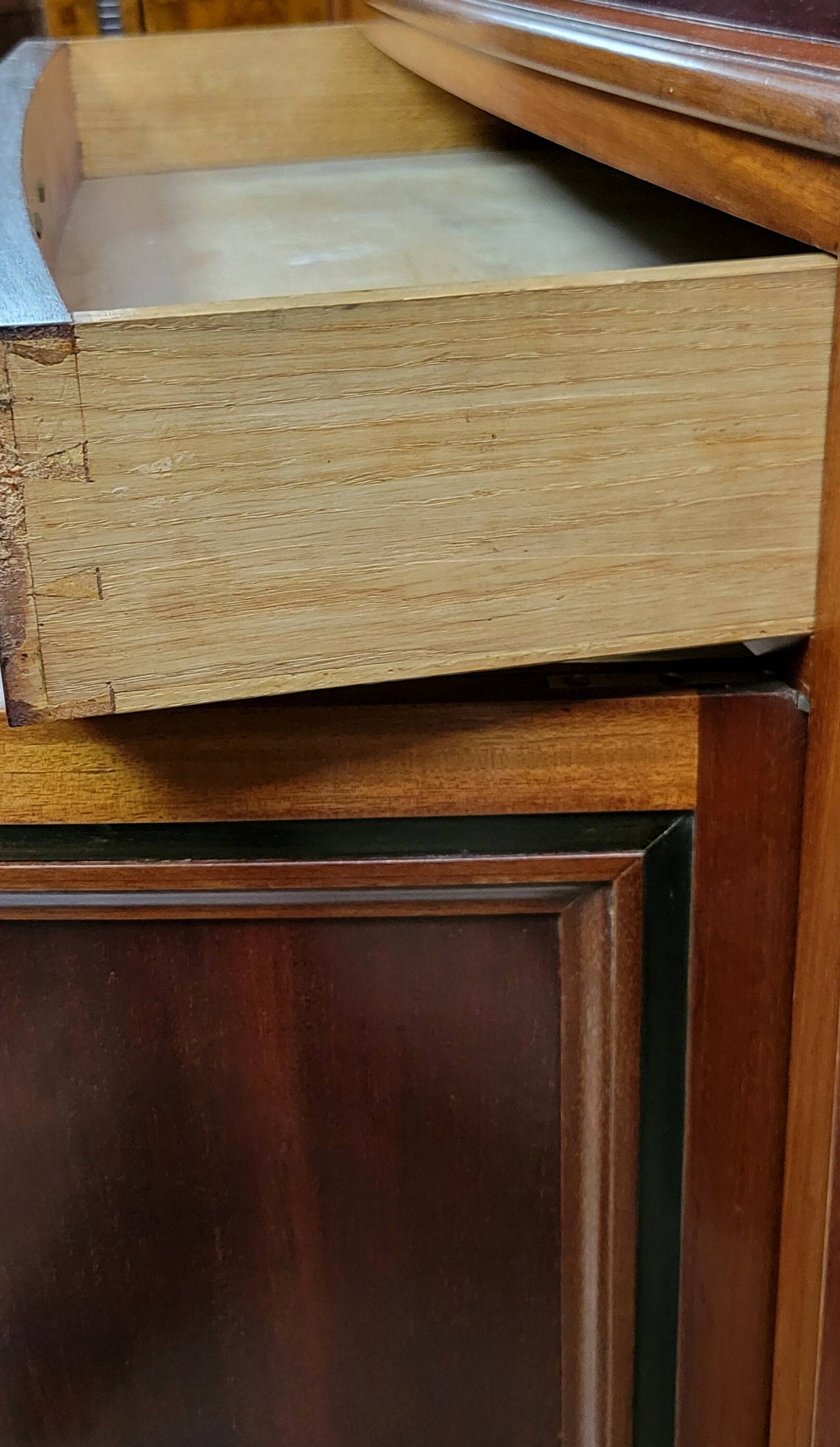 Ecole de Nancy : Grand buffet bibliothèque époque Art Nouveau en acajou