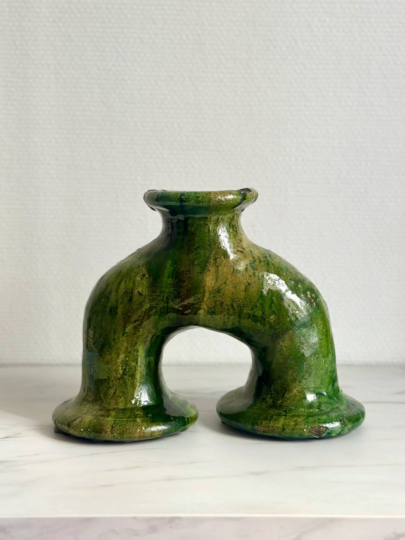 Sculptural vase in glazed ceramic from Tamegroute.