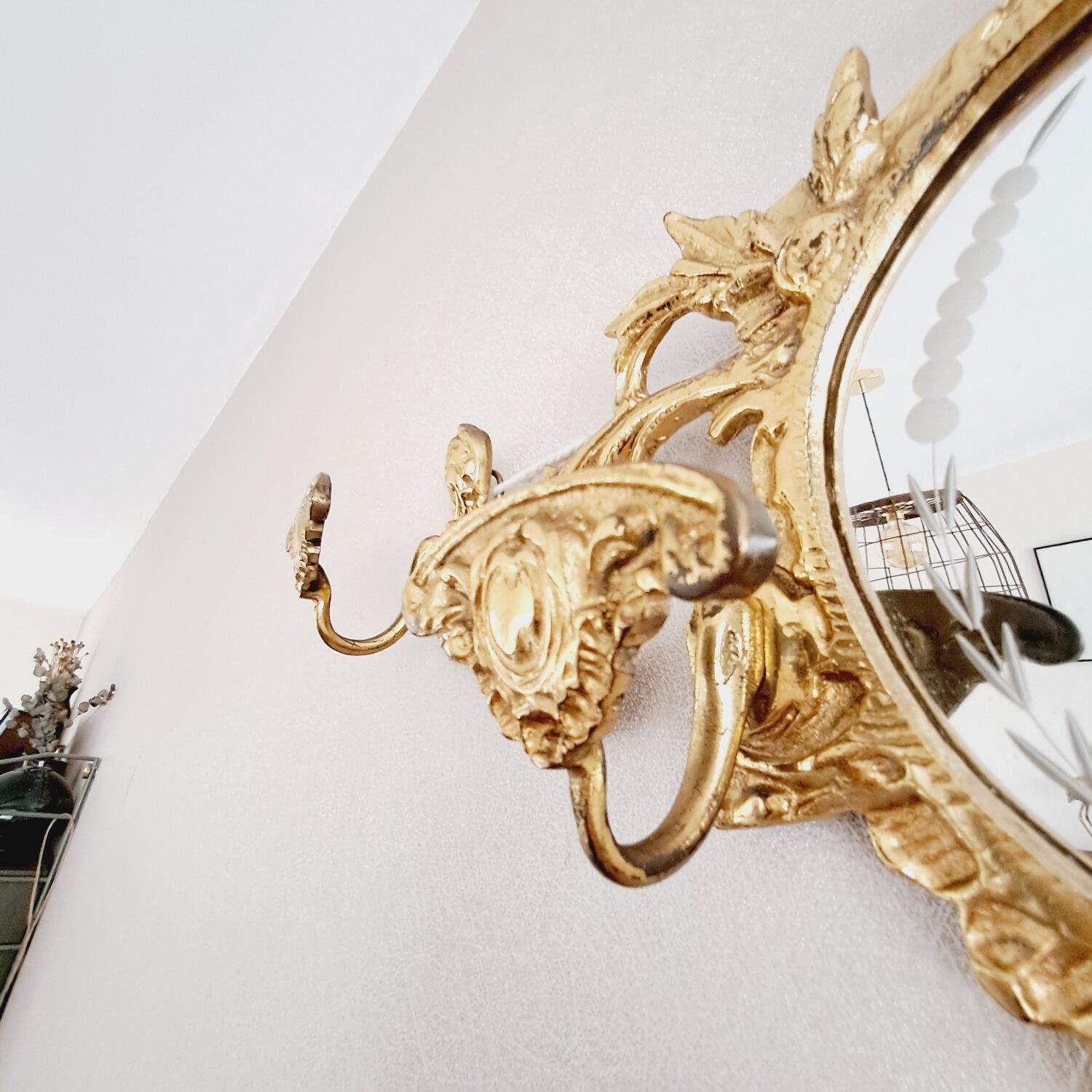 Bronze wall coat rack with chiseled mirror