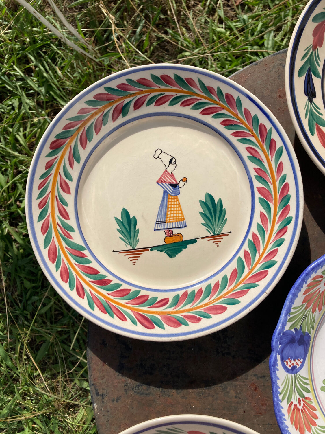 6 Quimper plates with old ceramic characters