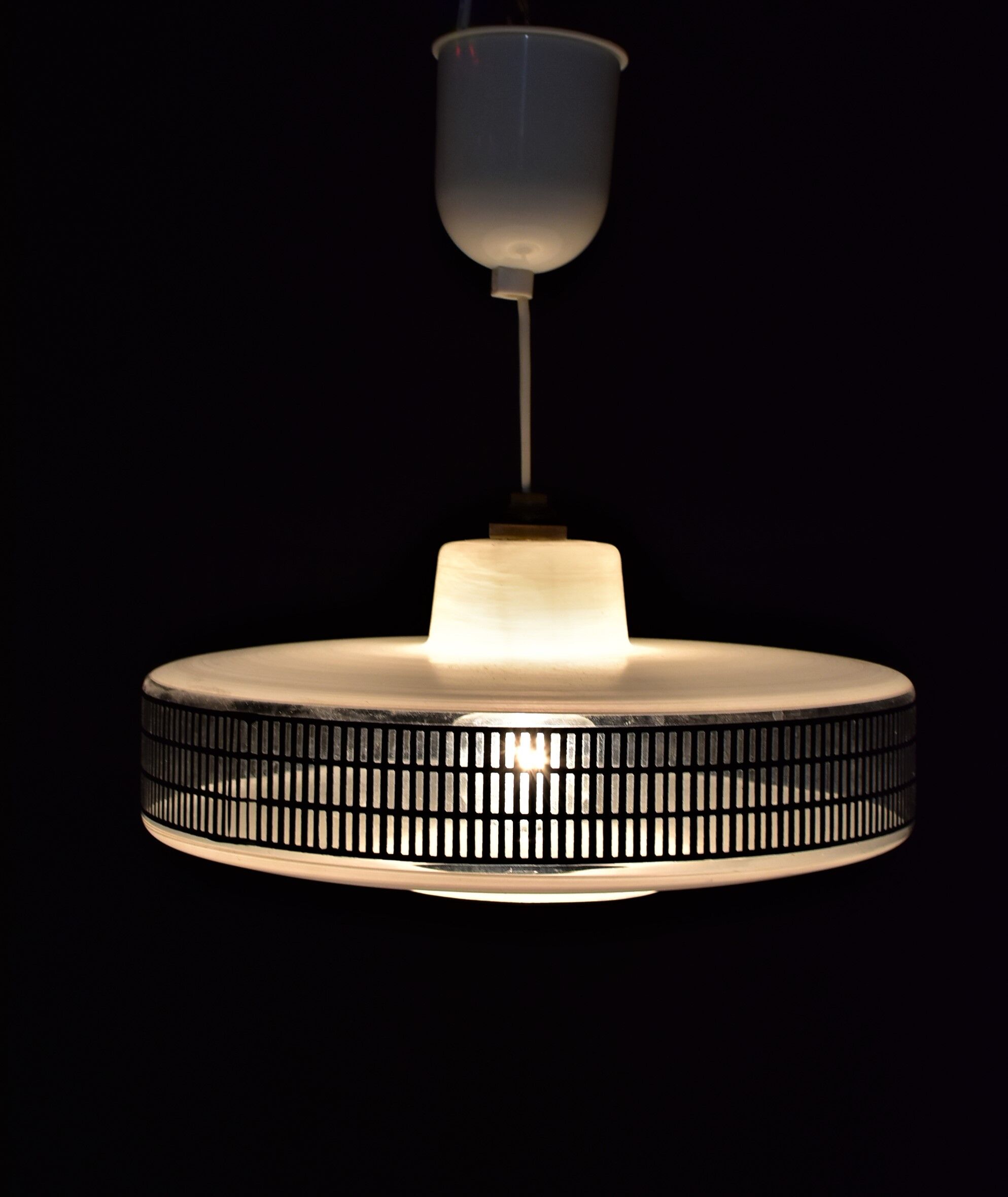 Ridged glass ceiling lamp