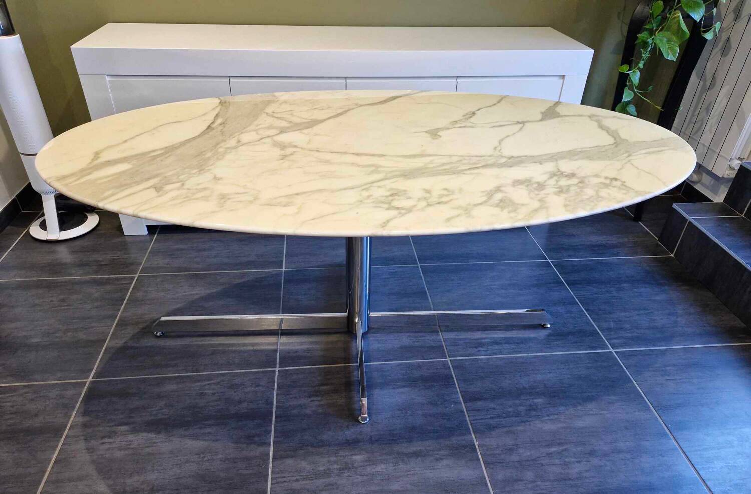 Roche Bobois table in Calacatta marble from 1980