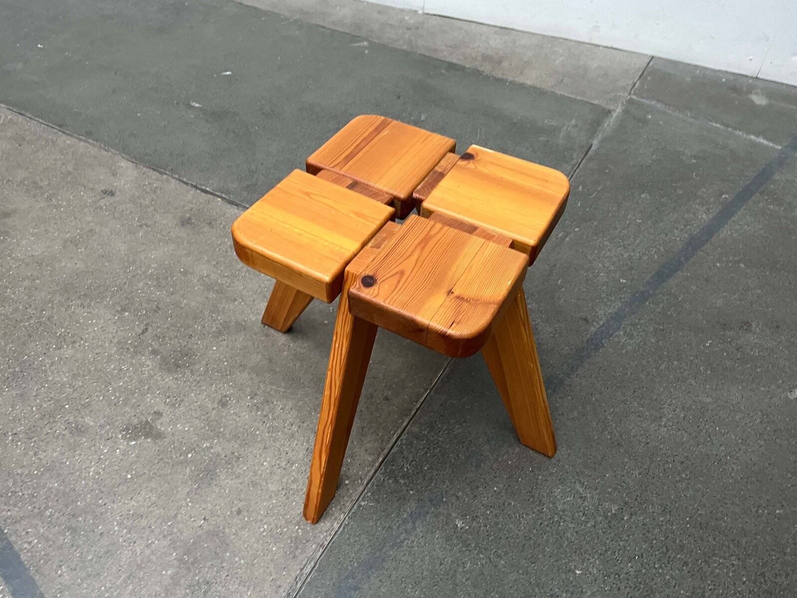Mid-century modern Apila stool in pine attributed to Rauni Peippo, Finland, 1960s.