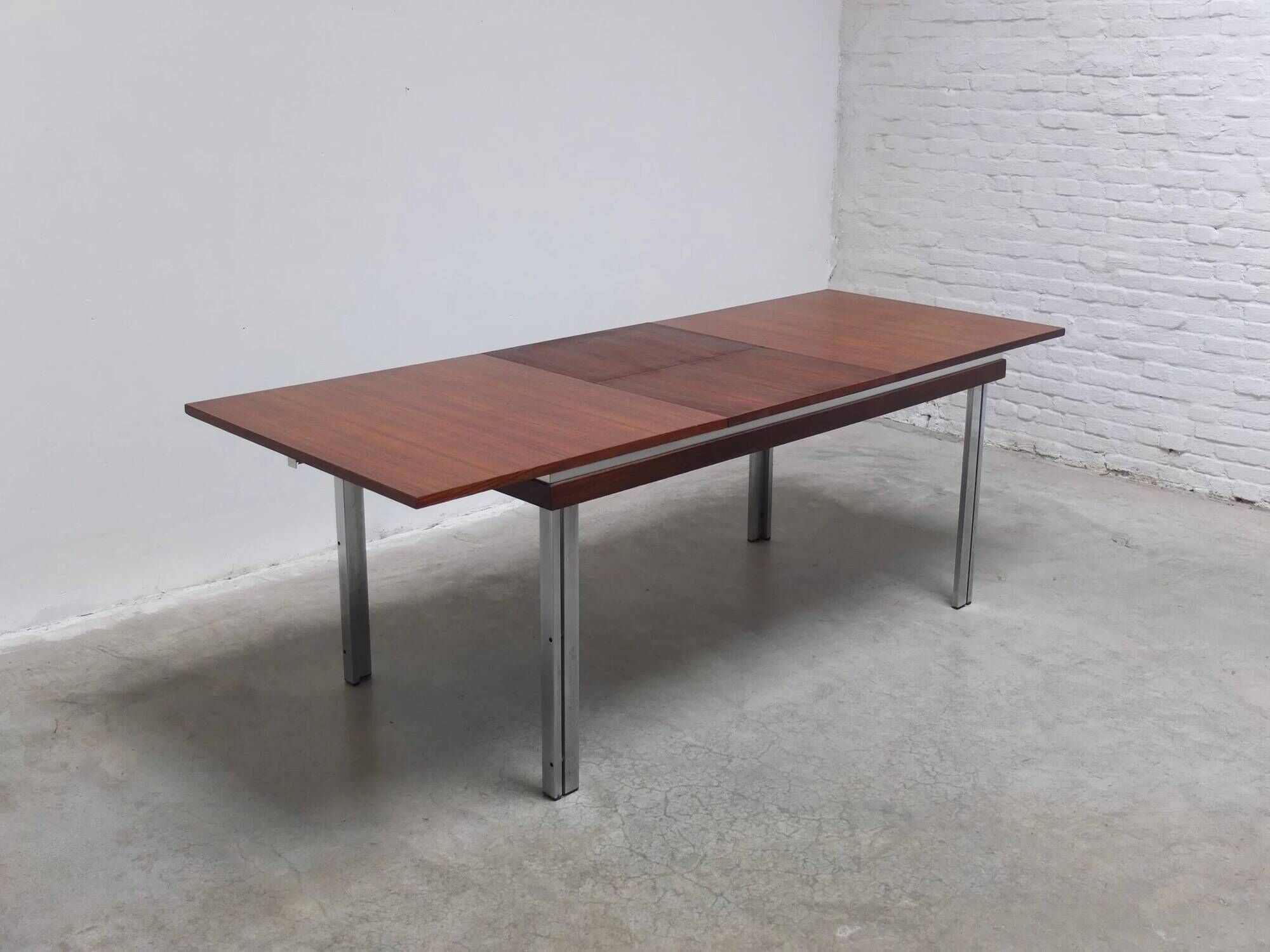 Table à manger extensible par Roger De Winter pour E.M.Y., années 1960.