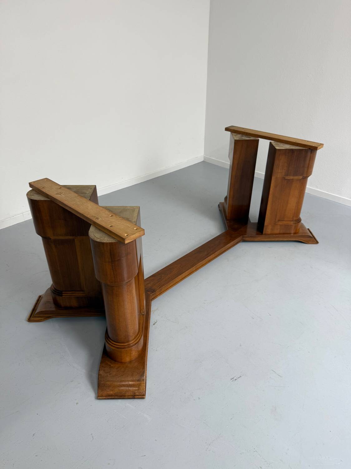 Ancienne table en noyer et loupe art déco année 30 France rallonges