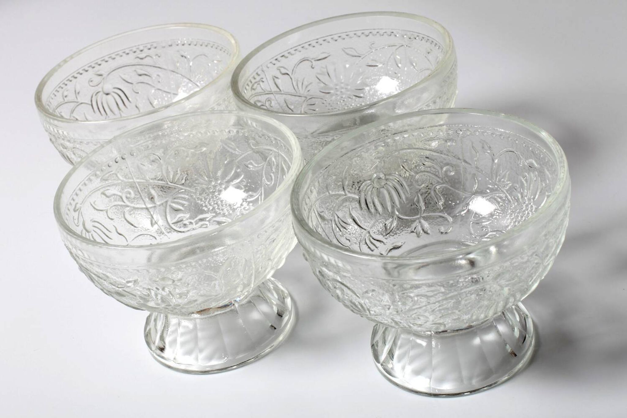 Set of 4 Vintage Pressed Glass Dessert Bowls Cibulak by Pavel Panek / 1977