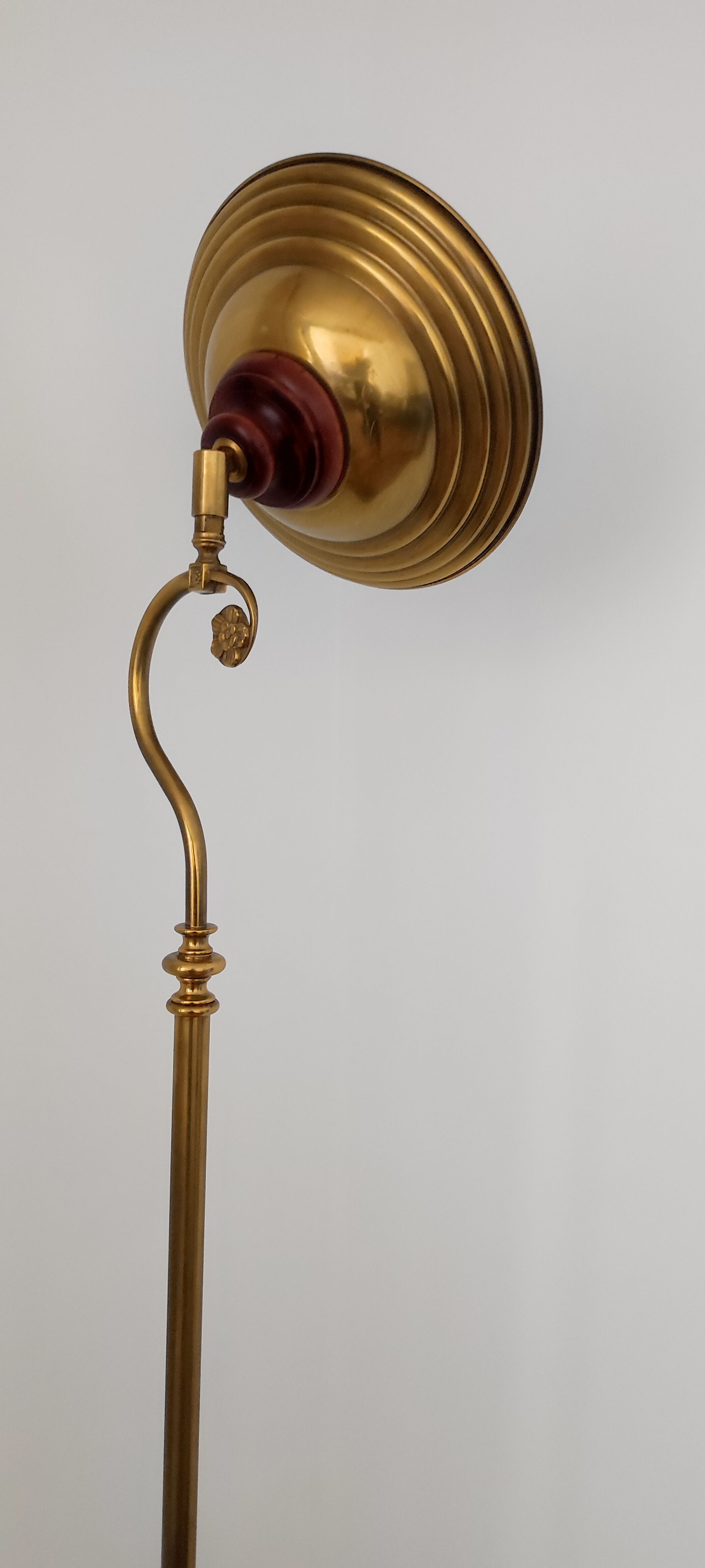 Halogen brass and wood floor lamp