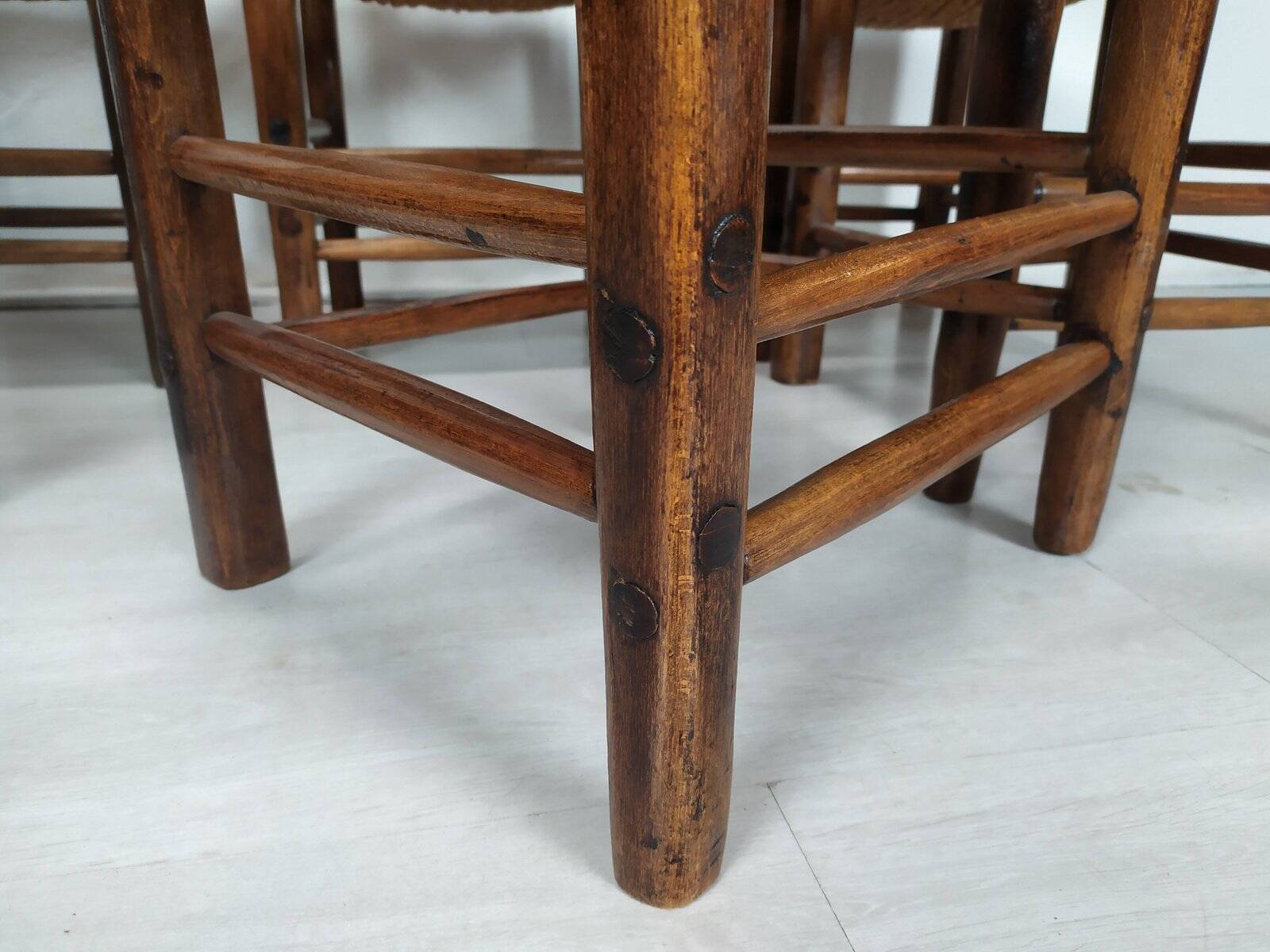 Chaises vintage en paille rustique