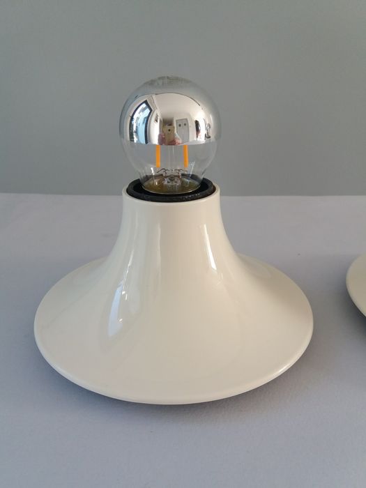 Pair of artemide "Teti" sconce by Vico Magistretti