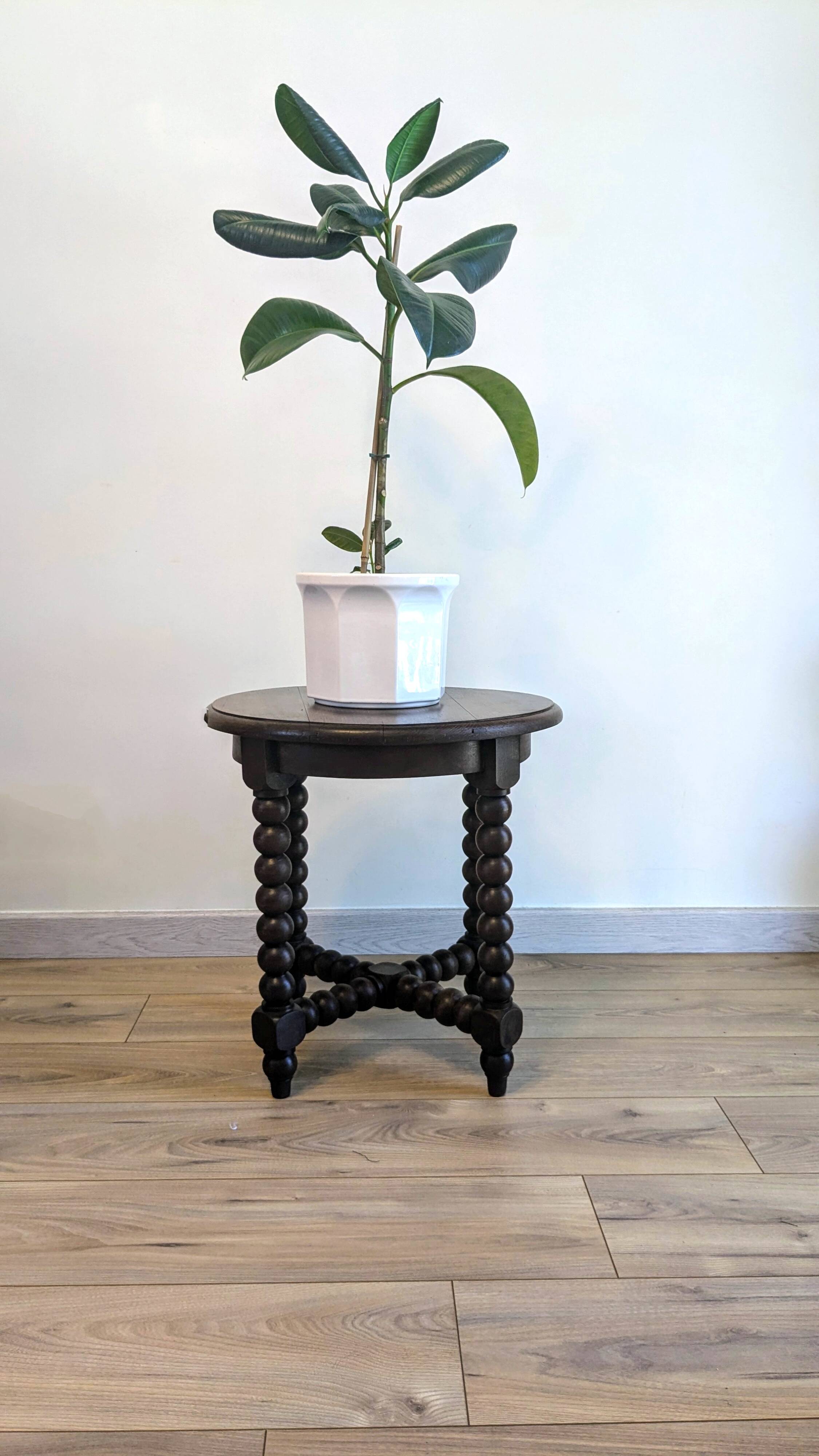 Antique side table with turned legs in solid wood, Louis XIII style