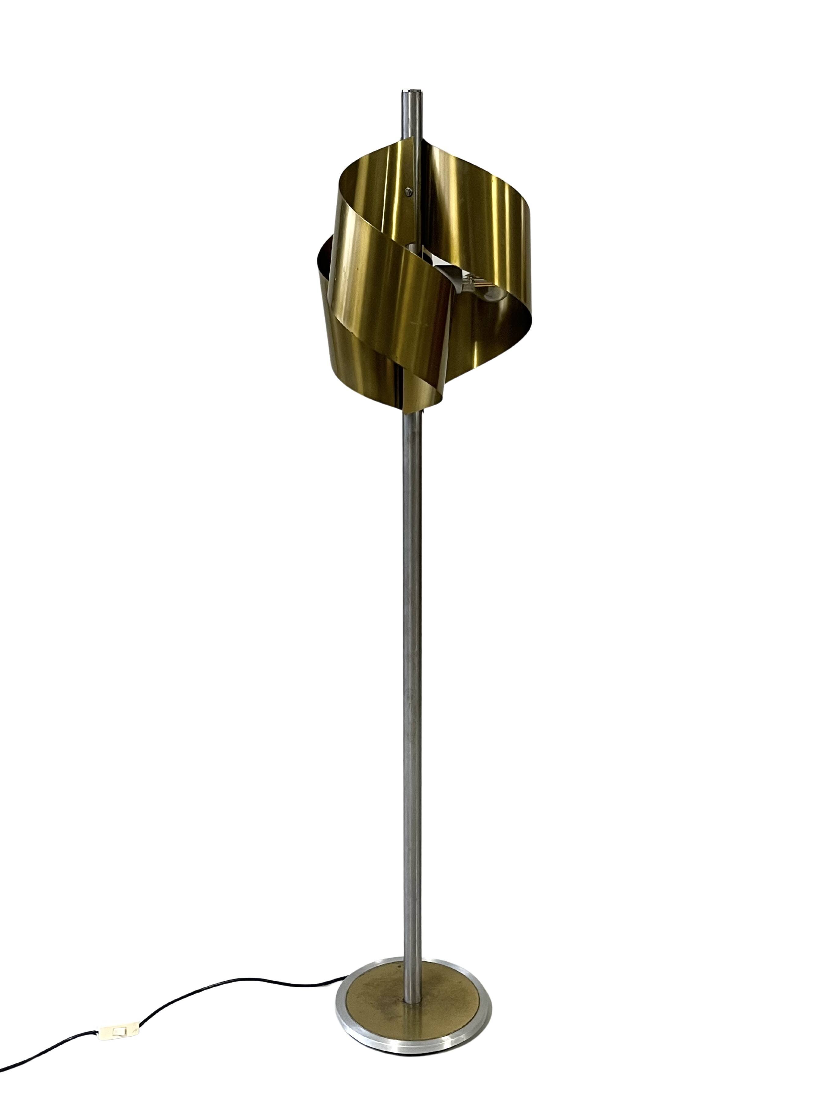 Italian Floor Lamp in Brushed Steel and Brass, 1970s