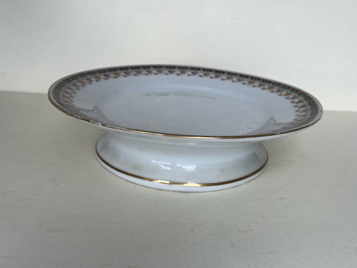 Dish on heel Porcelain sweet display