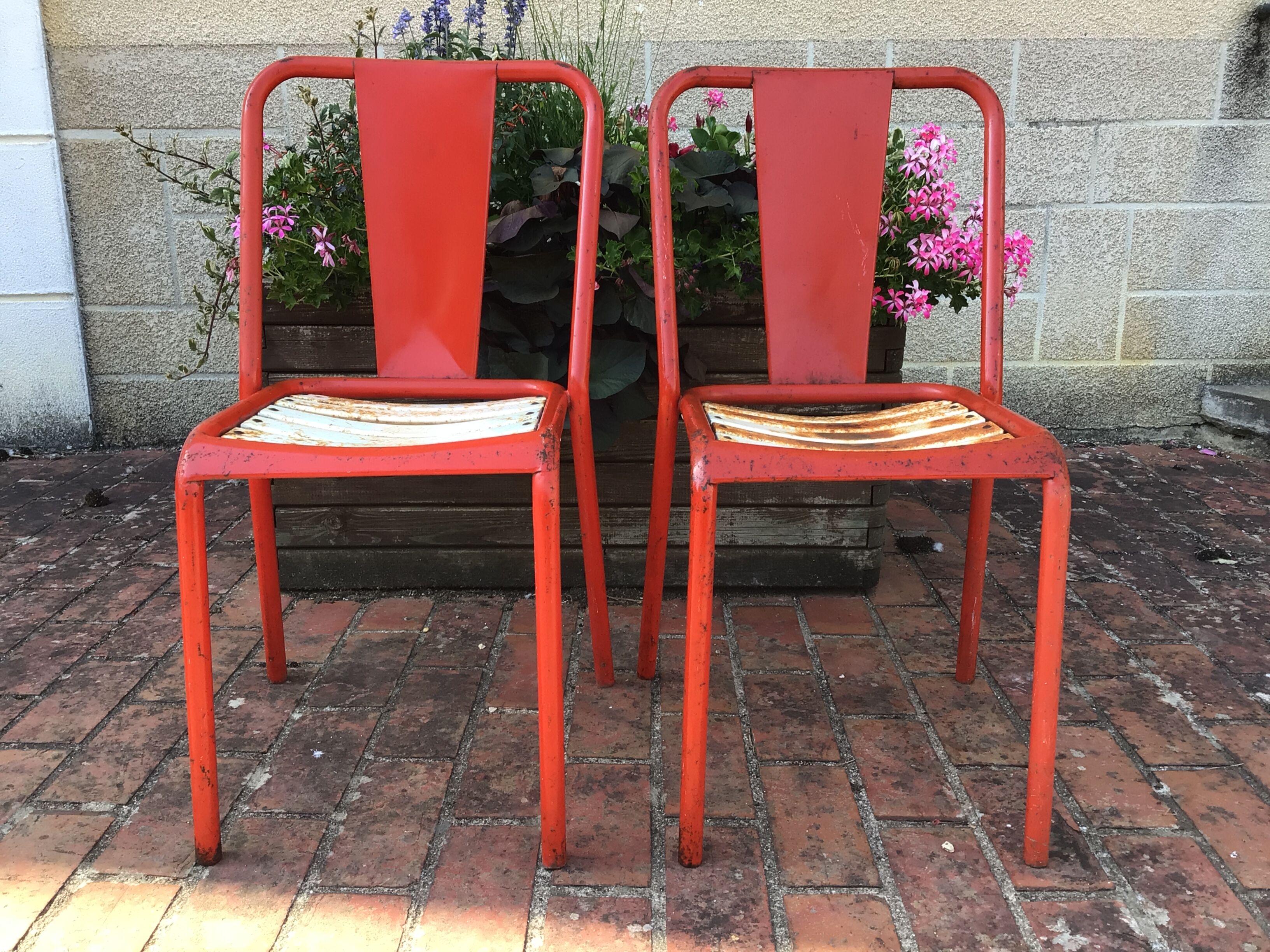 Paire de chaises Tolix model T4 par Xavier Pauchard