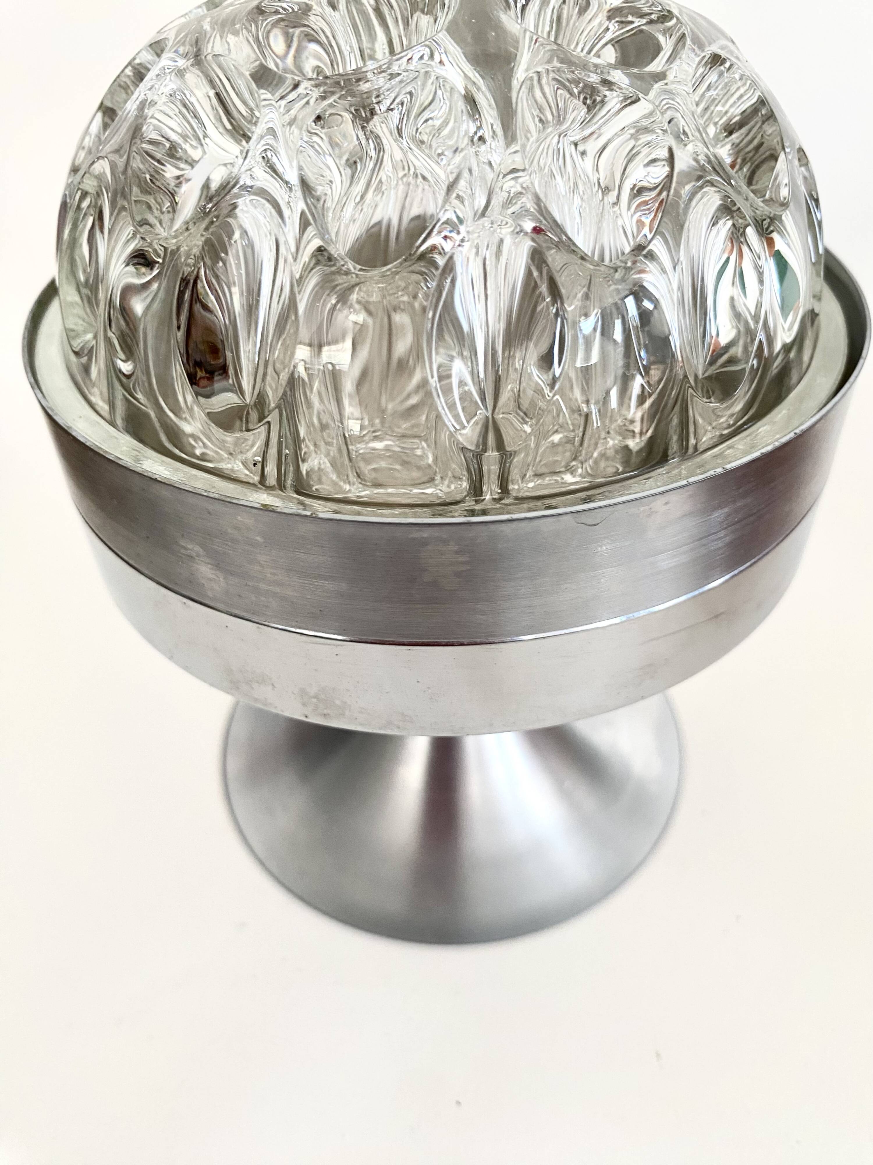 Vase pique-fleurs, support métal années 80