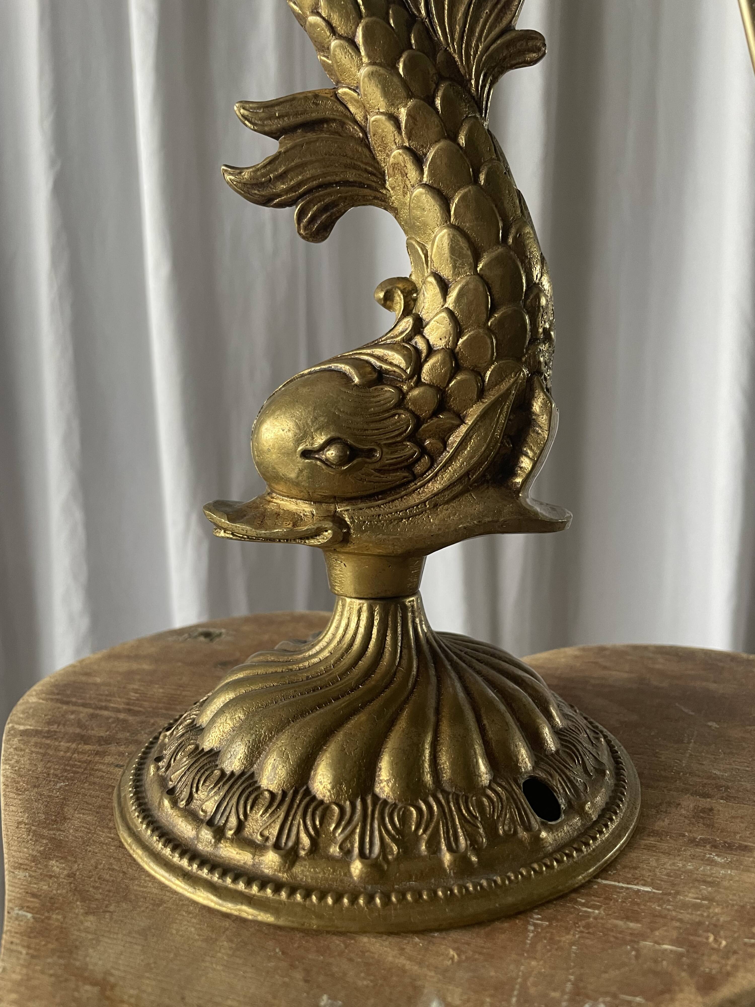Lampe dauphin en bronze doré style Louis XV