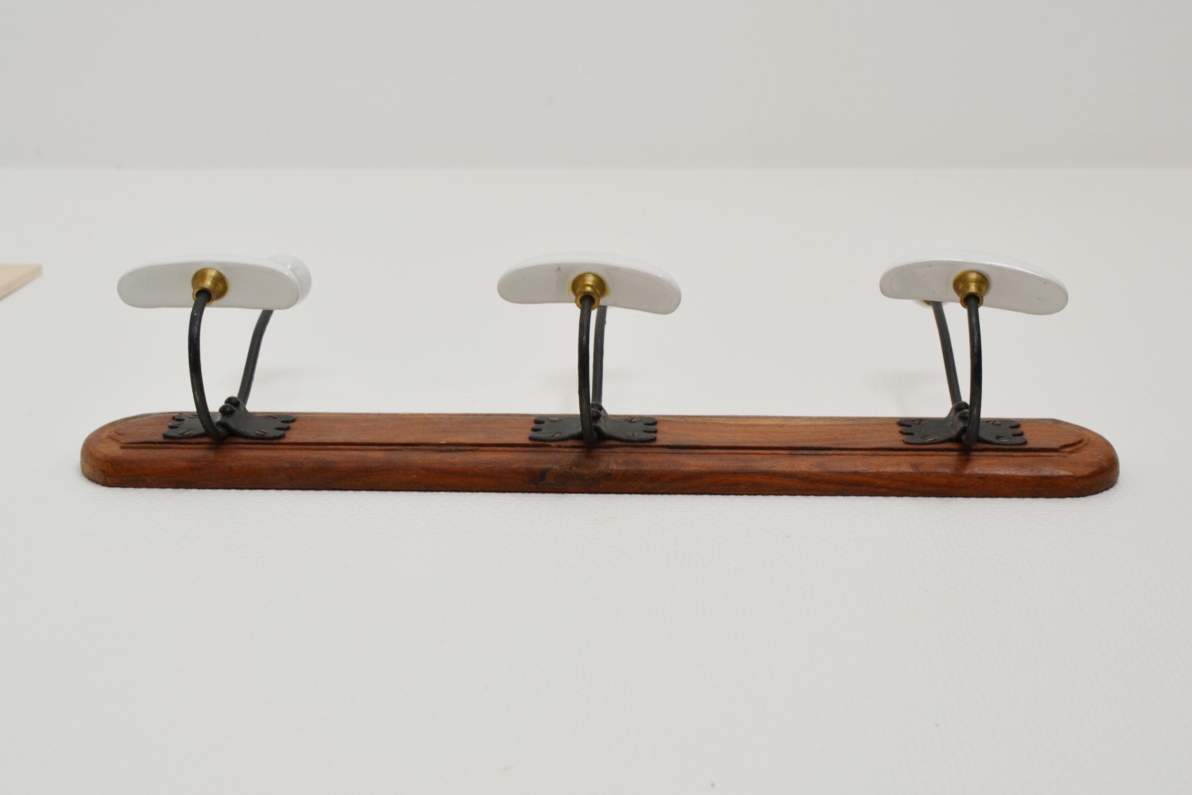 Vintage hook with 3 solid wood hooks